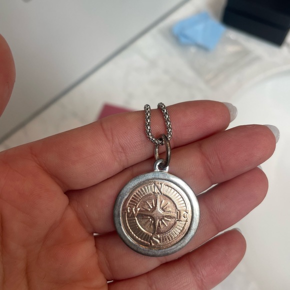 LOLA Compass Rose Rose Gold Vermeil Pendant w/ chain - Picture 4 of 5